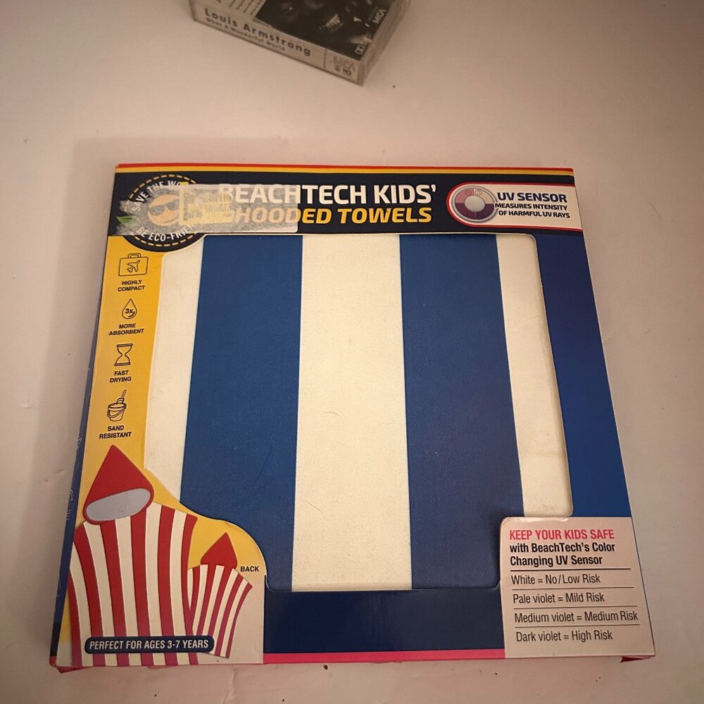 NEW BeachTech Kids Hooded Beach Towel | UV Color-Changing Sensor | Eco-Friendly